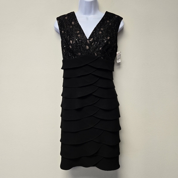 Jessica Howard Sleeveless Lace Deep V-Neck Tiered Skirt Dress Black 10 P - Picture 1 of 9